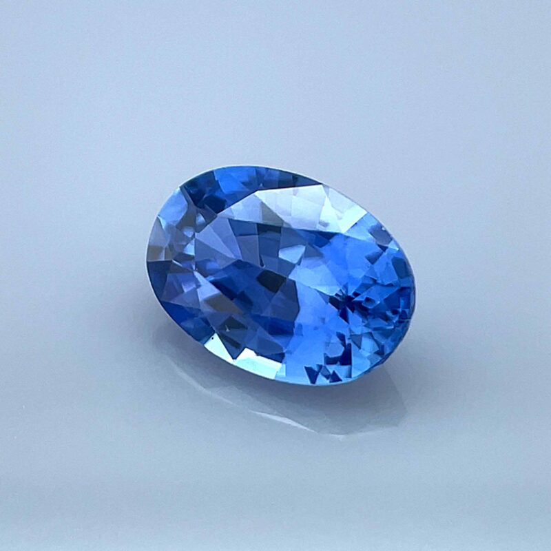 gemstone precious natural cornflower blue sapphire oval cut